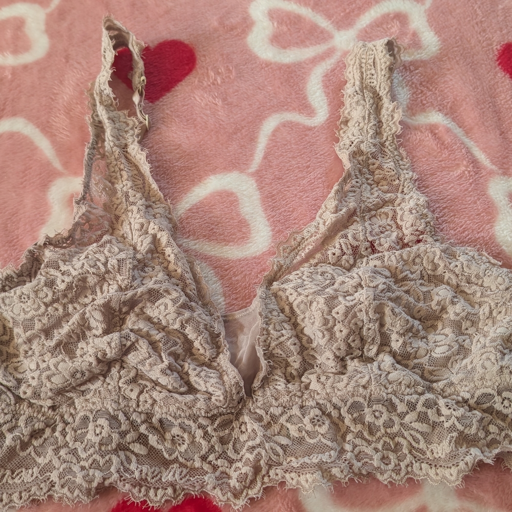 Aerie Lace Bralette in Beige